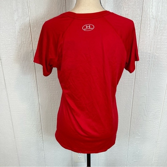 NEW Under Armour Red Heat Gear Loose Fit Top Medium - Picture 5 of 12